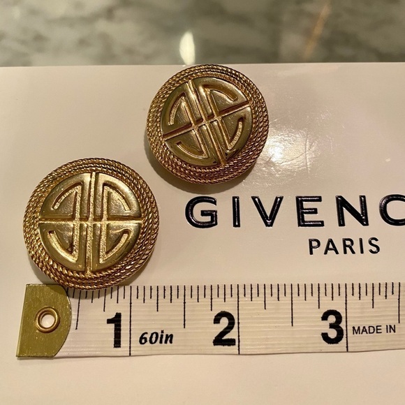 Vintage Givenchy Logo Gold Clip Earrings - Picture 6 of 7